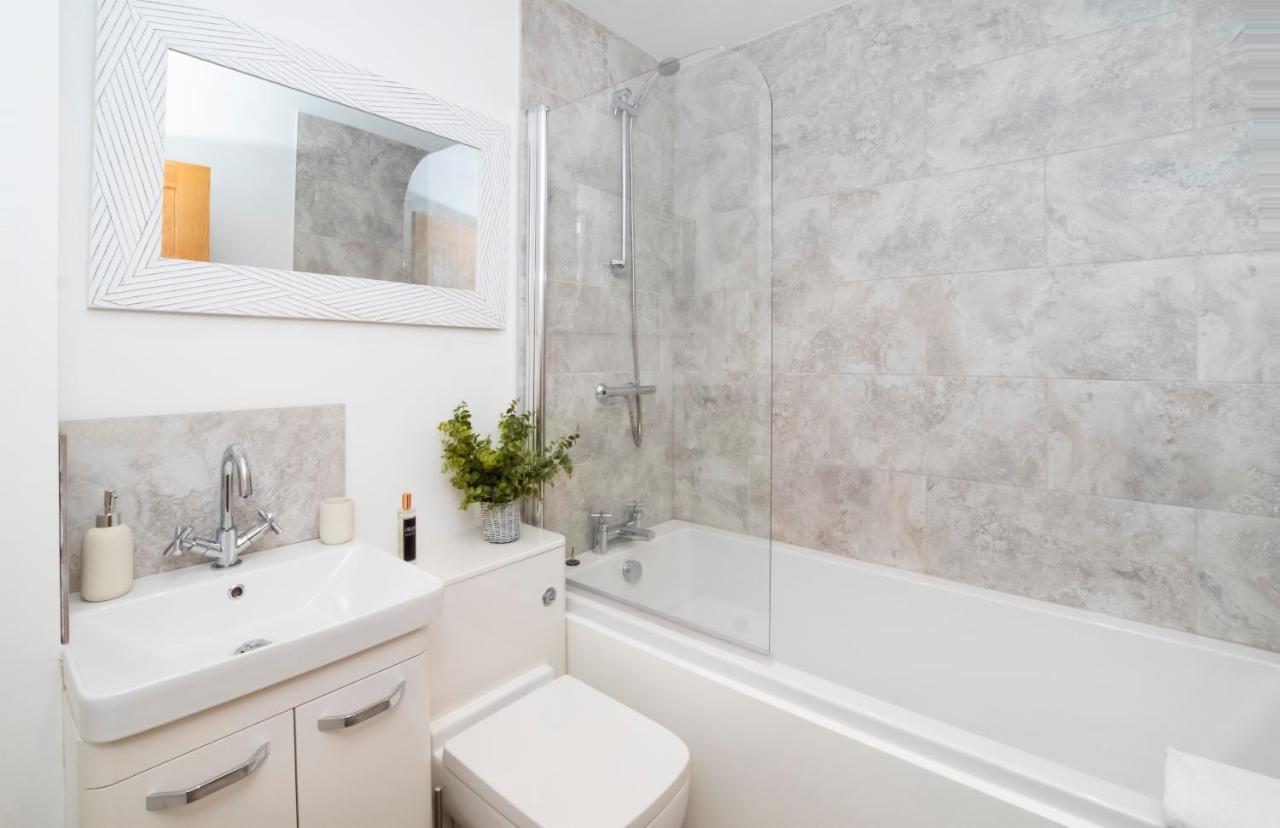 Livingstone Street Apartments With Free Parking ヨーク エクステリア 写真